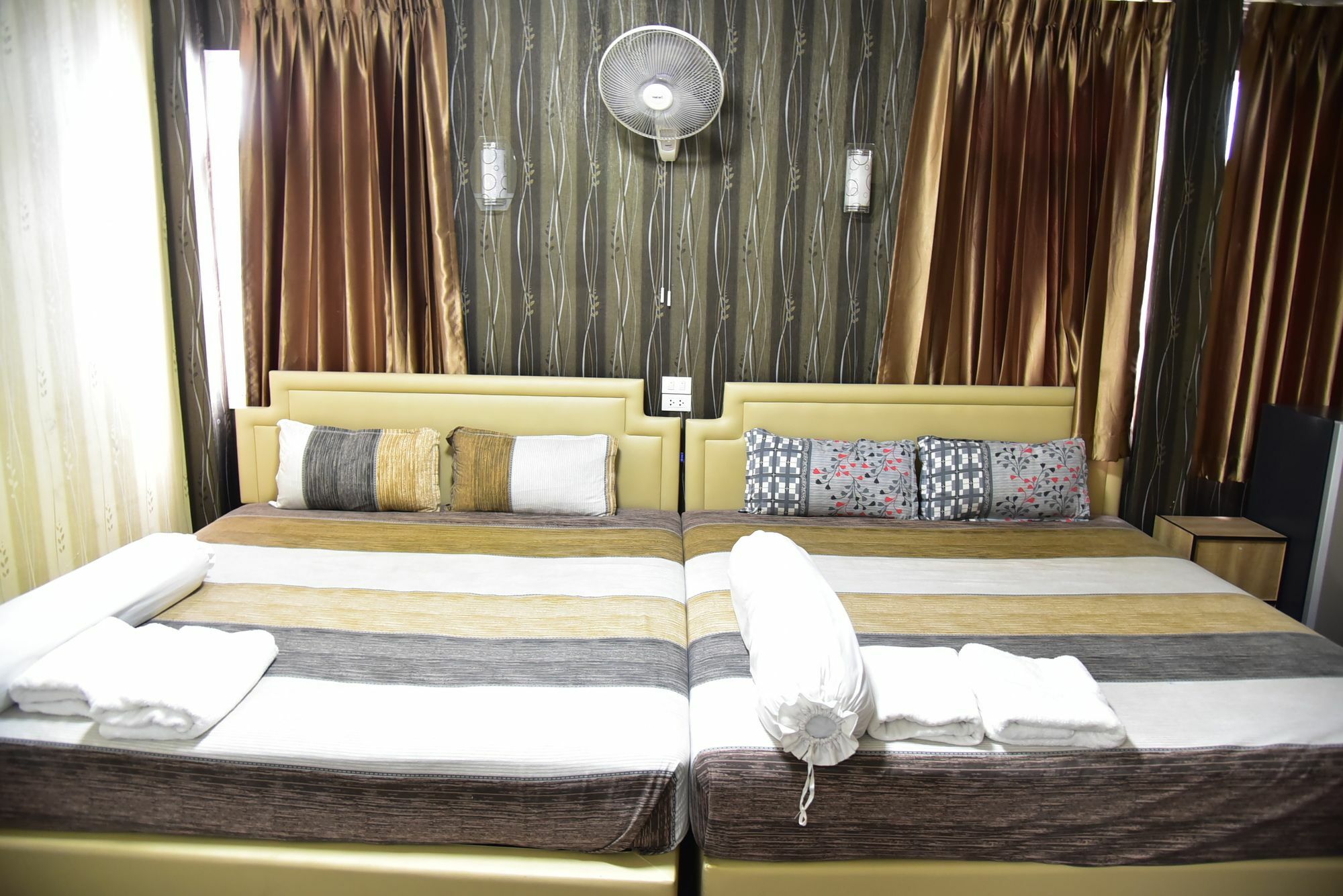 Hotel Hari Om Delhi Darbar à Pattaya Extérieur photo